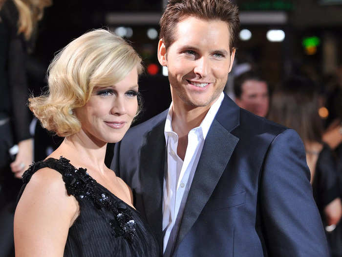 Peter Facinelli, who played vampire Carlisle Cullen, showed up on the carpet with then-wife, "Beverly Hills, 90210" star Jennie Garth.