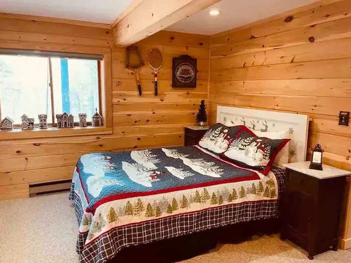 During the summer months, the Christmas Cabin can pull in around $5,000 per month. In November and December, bookings can reach around $9,000, Wolfe shared.