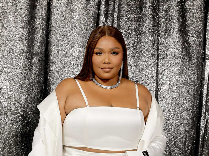 Lizzo walked the carpet in an all-white outfit.