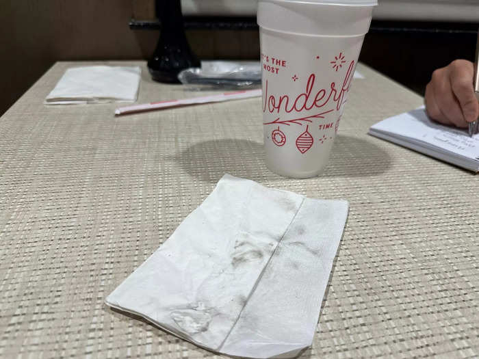 When I went to Chick-fil-A, I encountered the same problem—dirty tables.