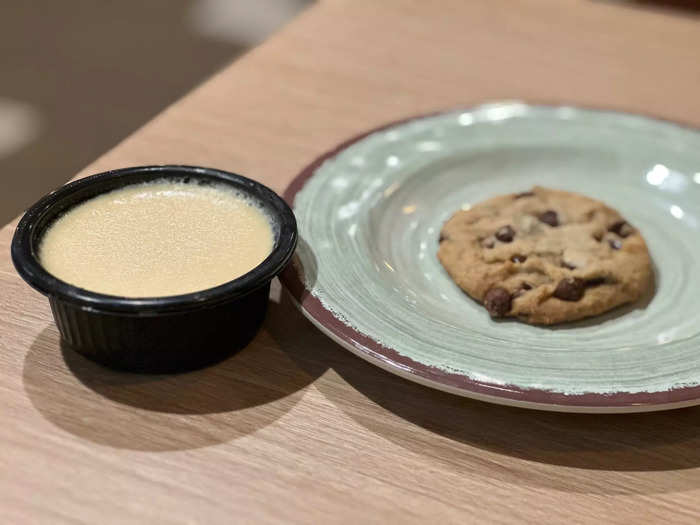 Last but not least, Campero serves two desserts: a chocolate chip cookie and flan.