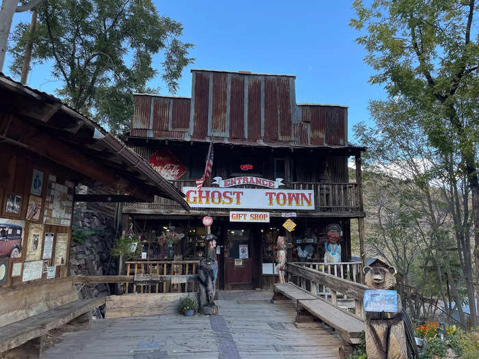 I arrived in Jerome, Arizona, and while a charming downtown lured me, The Gold King Mine and Ghost Town, a site with abandoned buildings, antiques, automobiles, and even a few farm animals, was what enticed me to stay. 