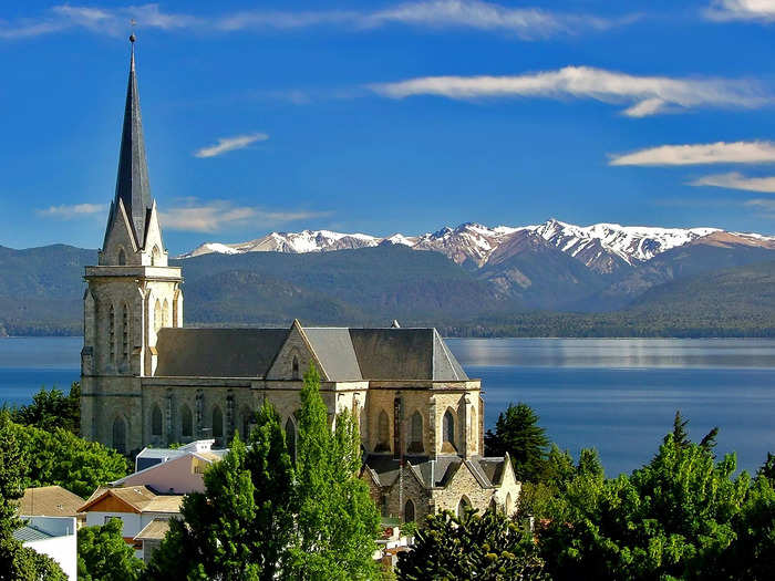 Between the architecture and scenery, I can totally see why Bariloche gets compared to Switzerland.