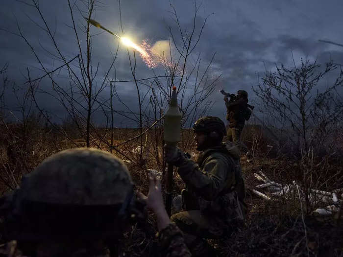 The Ukrainian military fired RPGs on the frontline of the Russian-Ukrainian war on November 3.