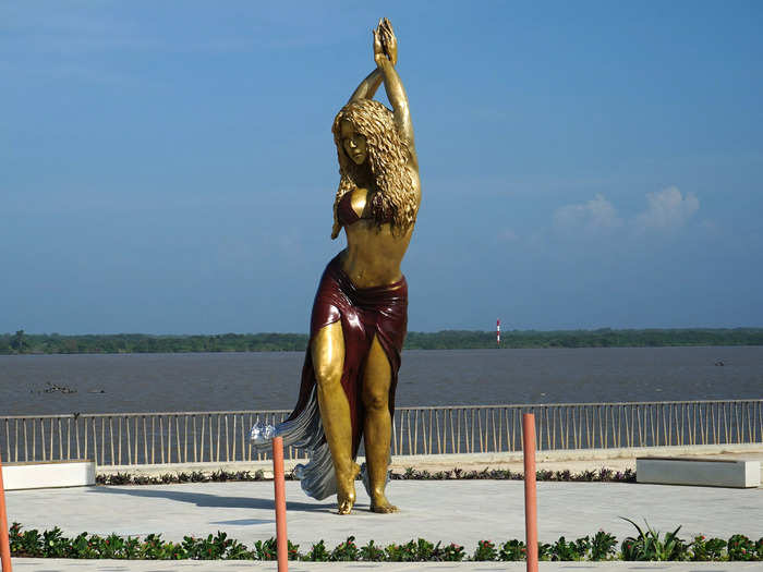 The statue depicts Shakira shaking her hips in an iconic pose from her "Hips Don