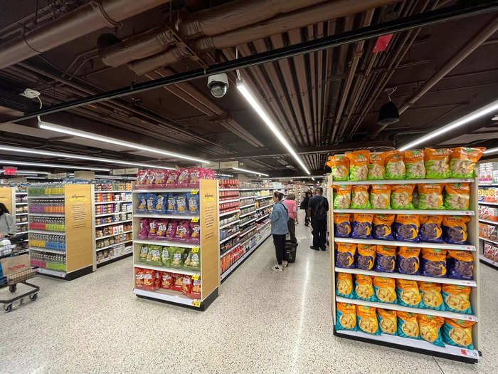 Even the new Wegmans in New York City features smaller aisles and shorter shelves than Midwestern superstores.