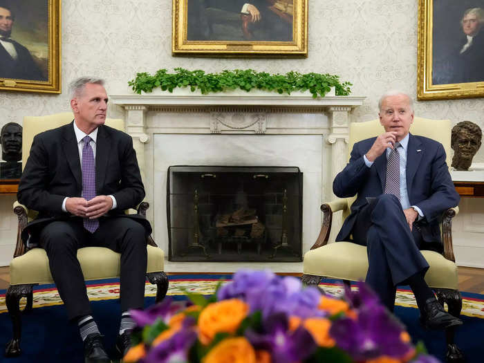 Biden and McCarthy huddle just before a potential default