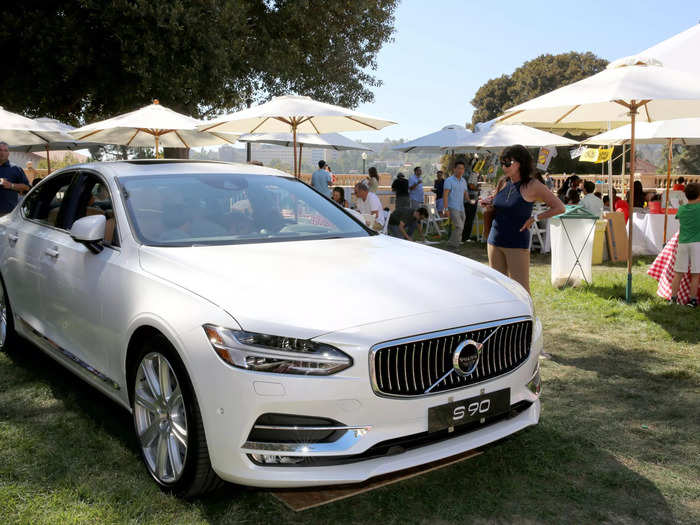 14. Volvo S90