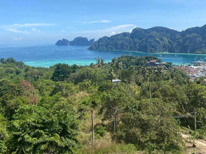 Book a breathtaking boat tour in Koh Phi Phi.