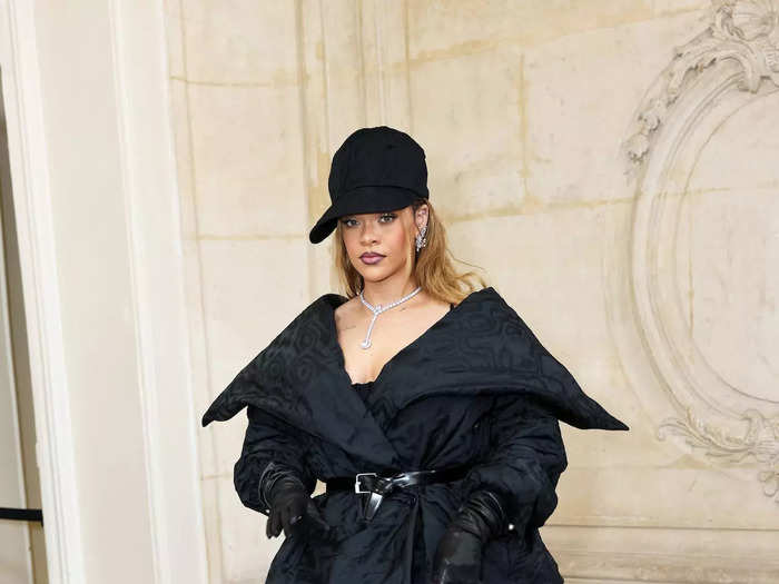 Rihanna expertly blended couture with elements of street-style at the Dior show.