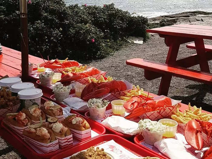 MAINE: The Lobster Shack at Two Lights in Cape Elizabeth