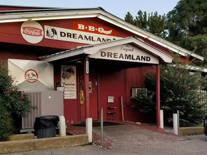 ALABAMA: Dreamland Bar-B-Que in Tuscaloosa