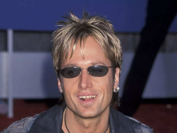 Keith Urban appeared at the Grammys for the first time in 2001.