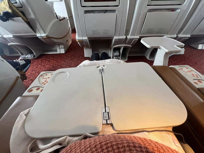 Meanwhile, the tray table was pretty flimsy — it wasn