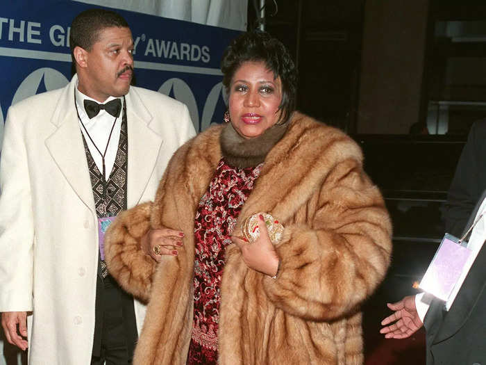 After Luciano Pavarotti called out sick, Aretha Franklin gave an impromptu performance of his iconic song "Nessun Dorma" in Italian, also at the 1998 ceremony.