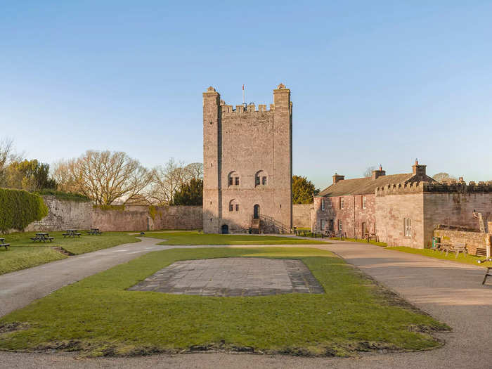 The oldest surviving building is a stone tower, built around 1170.