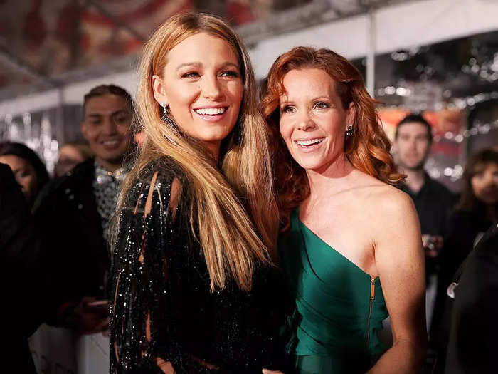 Blake and Robyn Lively are half-sisters.