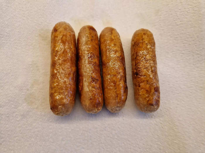 After about 25 minutes, the sausages were evenly cooked.