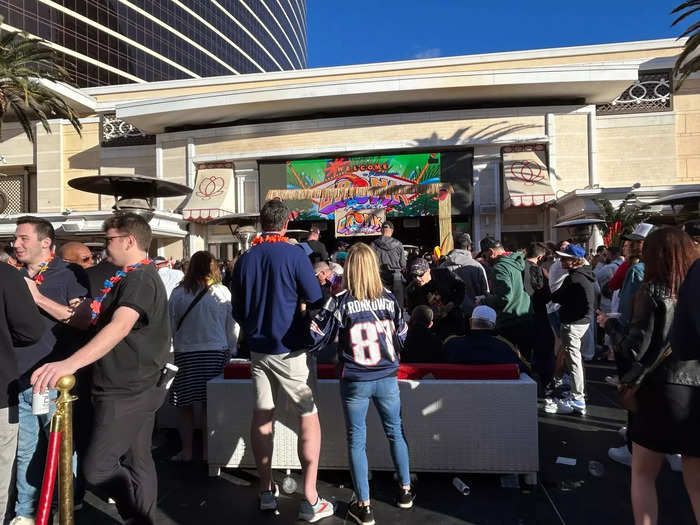 After I was given my lei, a Gronk Beach staple, I made my way through Encore Beach Club. 