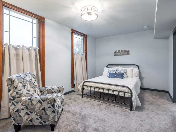 The main bedroom is found downstairs with a queen-sized mattress. 