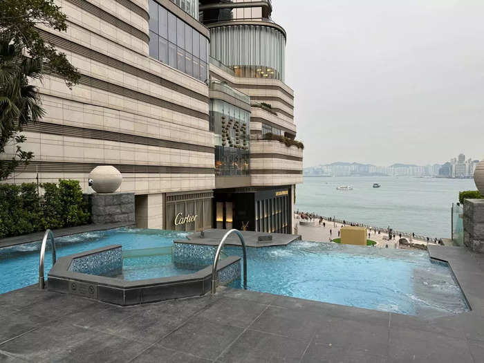 The property also has a fantastic rooftop pool that I imagine would be lovely in the summertime.