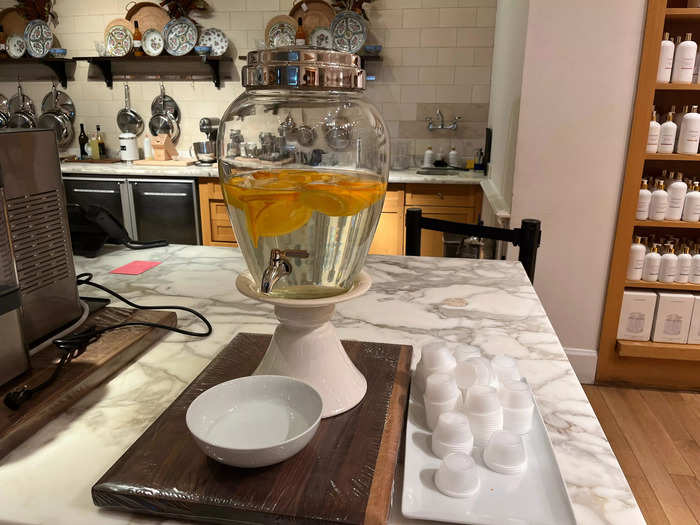 The kitchen even included a free treat: chilled water with orange slices.