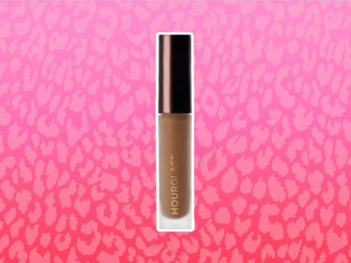 I need the Hourglass Vanish Airbrush concealer in my makeup bag at all times.