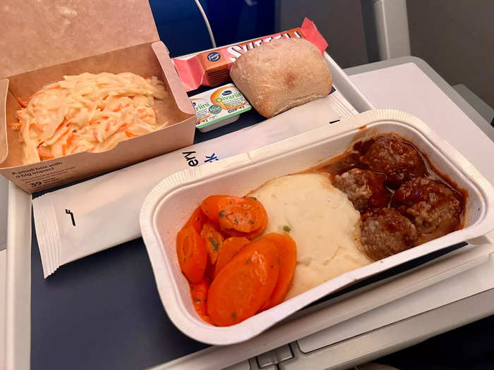 The return dinner of meatballs, mashed potatoes, and carrots was just as delicious.