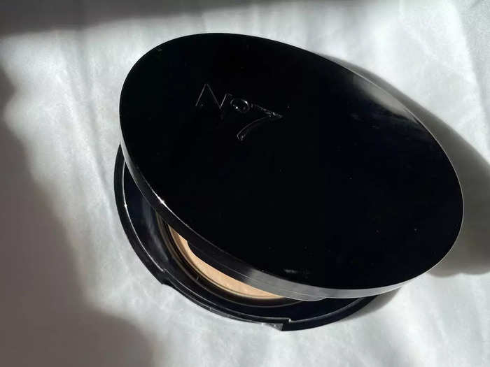 The No7 Perfect-Light setting powder won