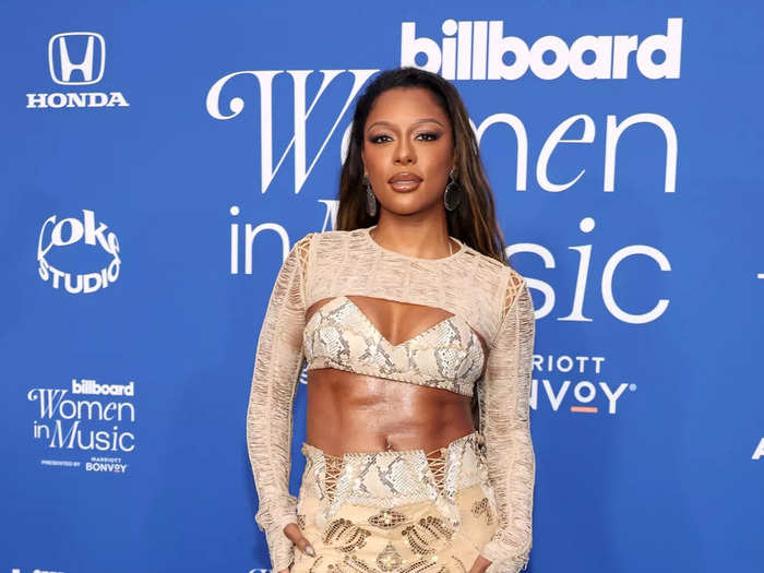 Victoria Monét looked glamorous, but her outfit missed the mark.