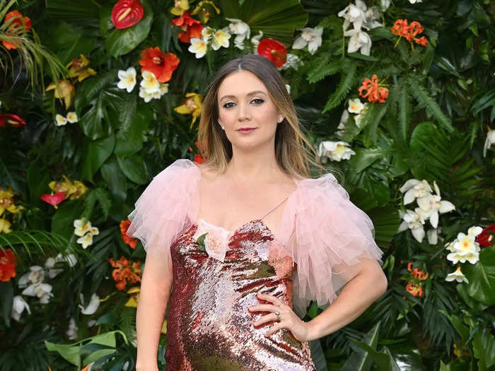 In September 2022, Billie Lourd announced that she was expecting her second child in a sparkling minidress.