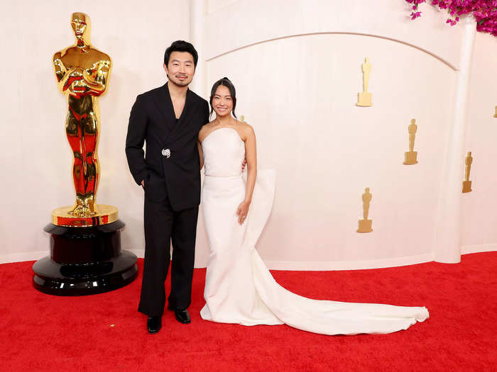 Simu Liu and Allison Hsu contrasted each other on the red carpet.