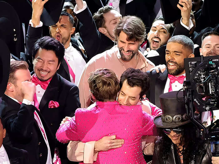 Ryan Gosling hugged Mark Ronson after killing his performance of "I