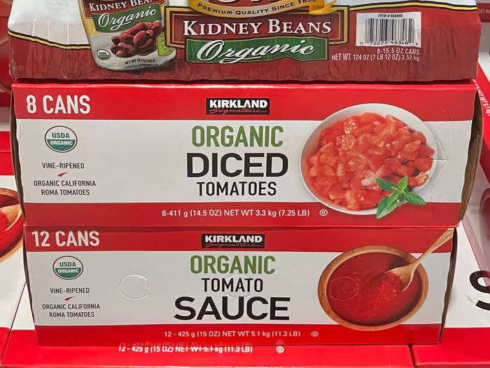 I lean on the Kirkland Signature organic diced tomatoes to make vegetarian chili.