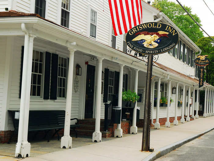 CONNECTICUT: The Griswold Inn, Essex