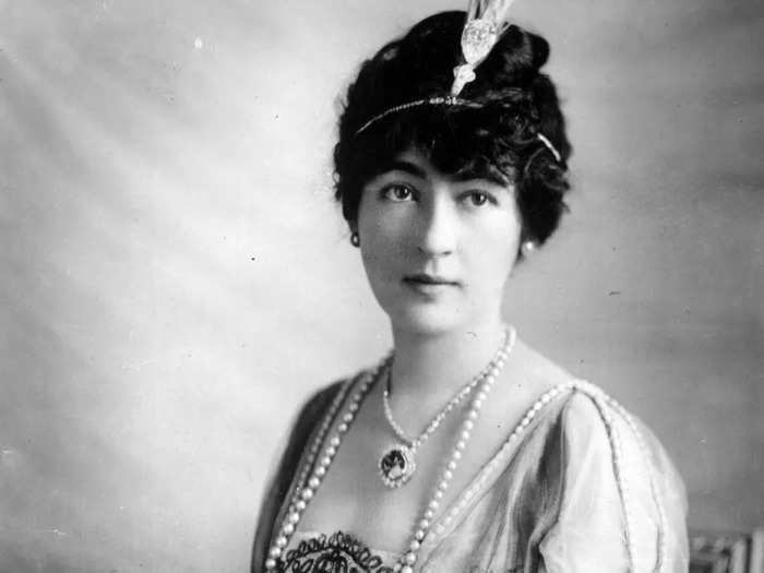 Meanwhile, in New York, Pierre came into possession of the Hope Diamond. He sold it to a prominent DC family after a long negotiation in 1911 for $300,000 (over $9 million today). 