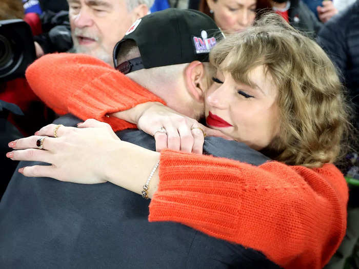 Swift wore an assortment of rings to the AFC Championship game, including one that cost thousands of dollars.