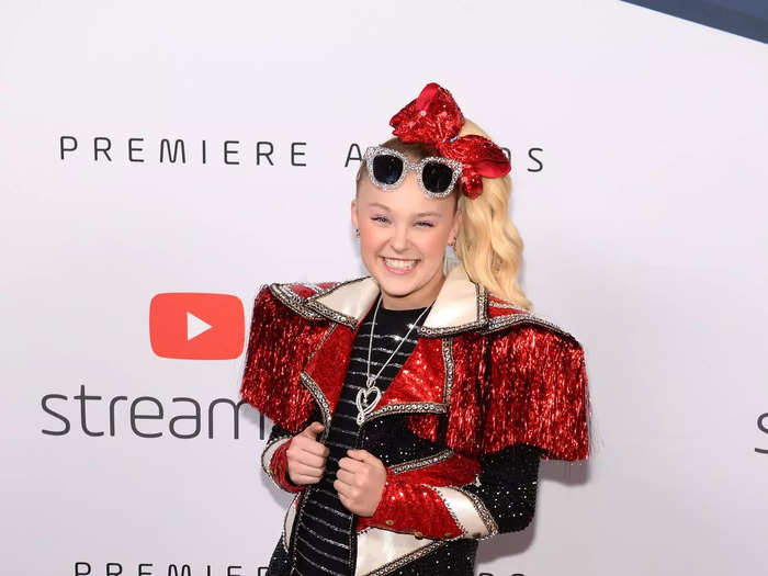 At the end of 2019, she showed the edgier side of her style with a red, white, and black look.