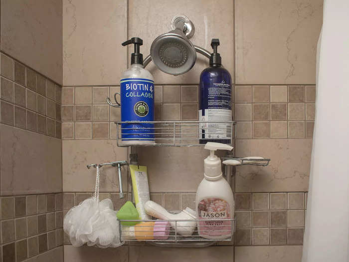 Create an orderly space in the shower.