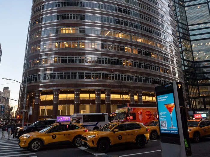 The elliptical Lipstick Building, constructed in 1984, replaced them.