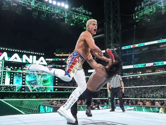 We were amped when Cody Rhodes finally faced Roman Reigns under Bloodline Rules.