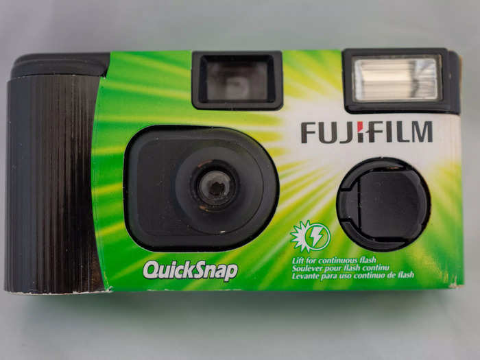 1986: The Japanese public was introduced to the first disposable film camera on the market.