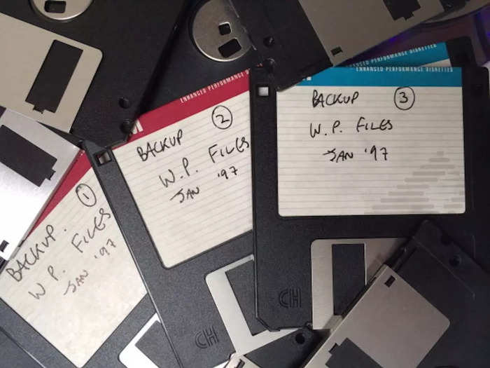 1971: The inventor of the floppy disk is contested, but the device became available.