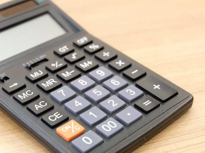 1967: Texas Instruments released the handheld calculator, the first model that could fit in a pocket.