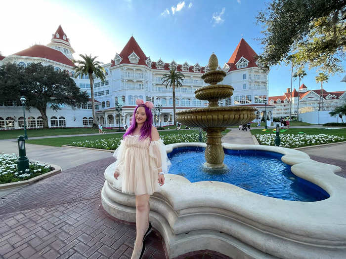 After spending some time in the room, we went to explore the resort and came across a beautiful fountain.