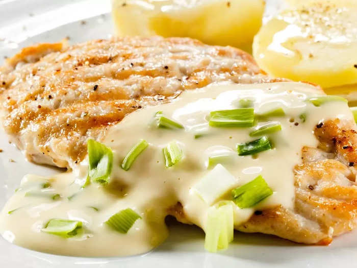 ALABAMA: Chicken with white barbecue sauce