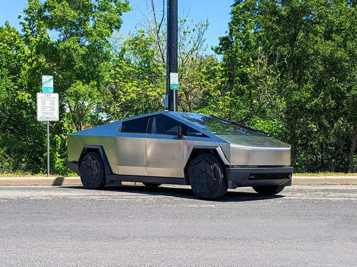 With (most) of my anxiety squared away, I set out to test another strange task asked of EV owners: Leaving a car for hours. 