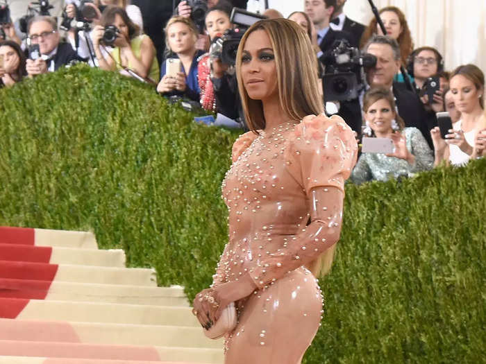 Beyoncé hit the red carpet solo after releasing "Lemonade" in 2016.