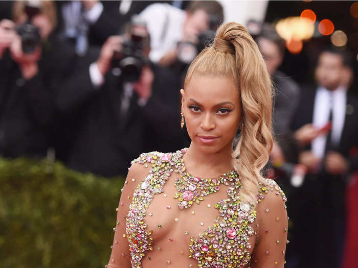 Beyoncé was late to the 2015 event because she was reportedly redoing her hair.