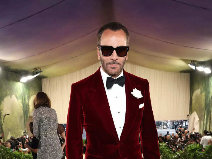 Tom Ford also stood out on the red carpet in a velvet jacket, which subtly nodded to the theme.